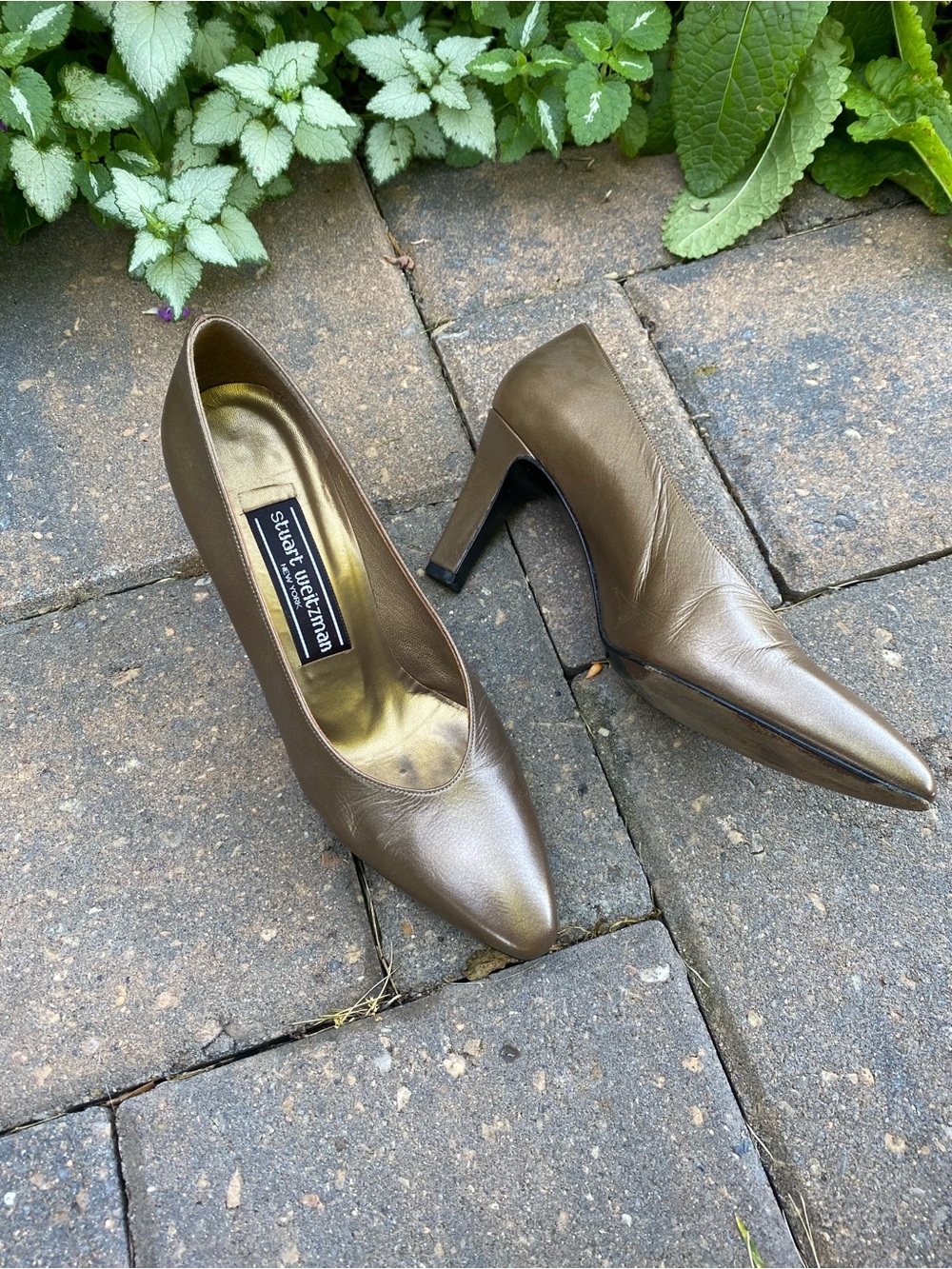 Stuart Weitzman Bronze Metallic Leather Pointed-Toe Pumps — Size 6 Summer Sale